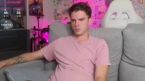 Snapshot of oxmikexo chatting on November 3, 12:06 pm Mike online show from November 3, 12:06 pm