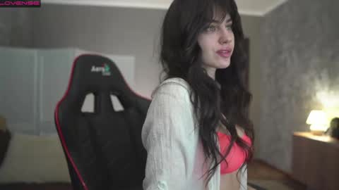 Snapshot of oxxme chatting on February 28, 9:04 am Oxana Hi friends all my videos are 50 off check my bio online show from February 28, 9:04 am