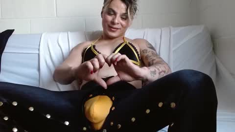 Jeannifer online show from December 16, 9:31 pm