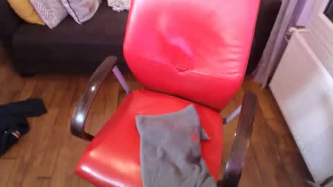 Oyrlgtu online show from December 19, 5:42 pm