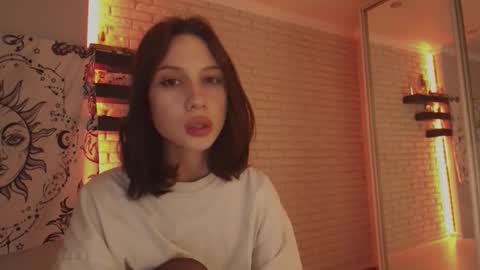 Alice online show from December 13, 6:05 pm