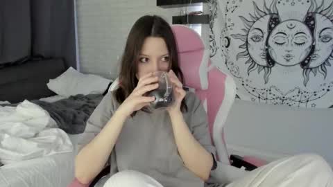 Alice online show from March 12, 12:10 am