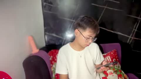 Snapshot of p1noytwink_gelo chatting on August 8, 1:13 pm p1noytwink_gelo online show from August 8, 1:13 pm