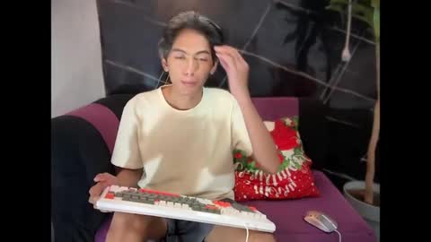 p1noytwink_xel online show from April 19, 2:16 pm