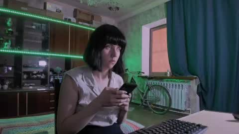 Ella online show from June 6, 7:24 am