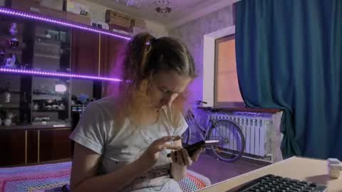 Ella online show from June 7, 8:29 am