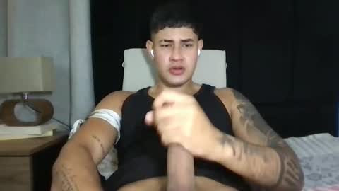 Javi    online show from December 1, 11:25 pm