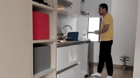 Snapshot of pablo_rincon95 chatting on December 26, 12:27 pm pablo rincon95 online show from December 26, 12:27 pm