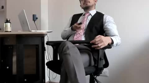 Snapshot of pablo_rincon95 chatting on January 11, 5:51 pm pablo rincon95 online show from January 11, 5:51 pm