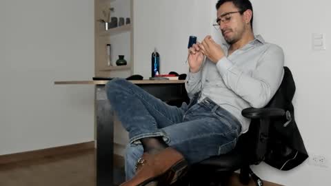 Snapshot of pablo_rincon95 chatting on January 16, 11:37 pm pablo rincon95 online show from January 16, 11:37 pm