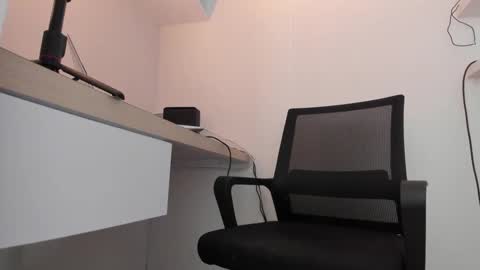 Snapshot of pablo_rincon95 chatting on February 15, 4:45 pm pablo rincon95 online show from February 15, 4:45 pm