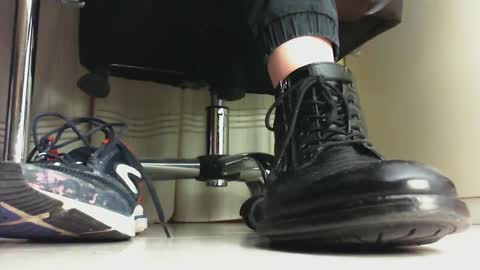 Snapshot of pablomenesssl chatting on February 8, 11:02 pm Pablo Meness online show from February 8, 11:02 pm