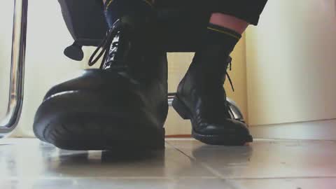 Snapshot of pablomenesssl chatting on February 24, 10:26 am Pablo Meness online show from February 24, 10:26 am