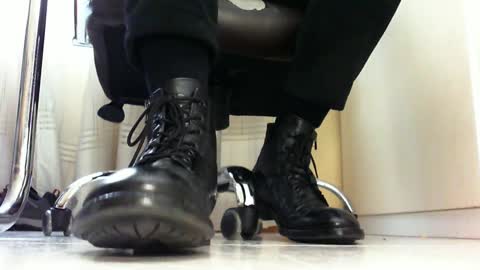 Snapshot of pablomenesssl chatting on March 10, 2:05 pm Pablo Meness online show from March 10, 2:05 pm