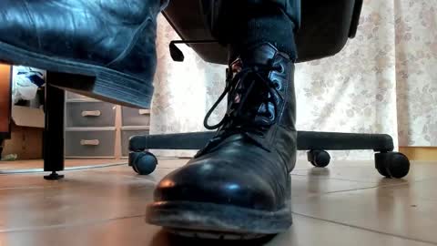 Snapshot of pablomenesssl chatting on January 12, 8:08 am Pablo Meness online show from January 12, 8:08 am