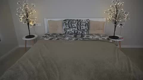 Paige online show from October 9, 6:00 am