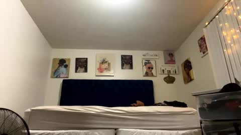 PrincessTsVivian online show from December 28, 8:16 am