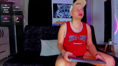 LIAN AND JACK online show from March 1, 6:59 am