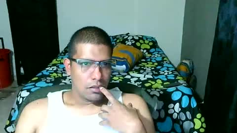 paisita89100 online show from August 3, 1:26 am