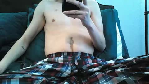 Snapshot of pale_atom chatting on January 2, 8:02 pm Atom online show from January 2, 8:02 pm