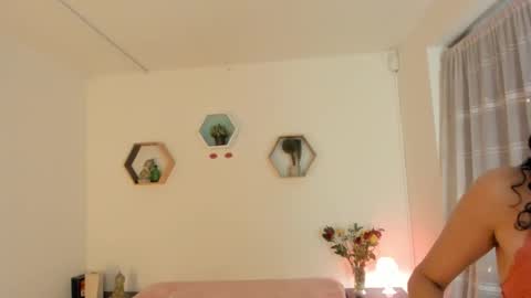 Paloma  online show from February 13, 9:00 pm