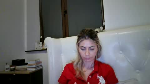 Snapshot of pamela051087 chatting on June 17, 7:15 pm Pamela051087 online show from June 17, 7:15 pm
