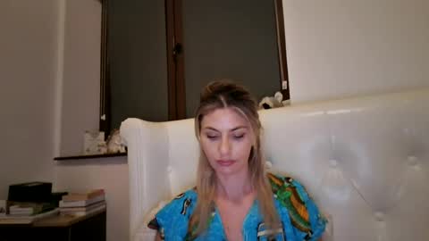 Snapshot of pamela051087 chatting on June 20, 7:49 pm Pamela051087 online show from June 20, 7:49 pm