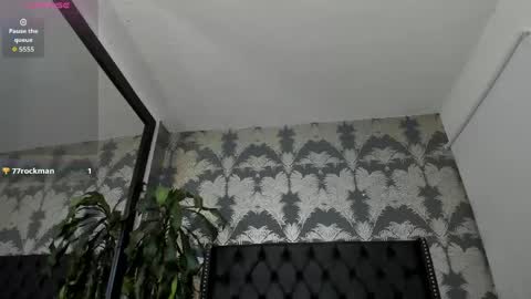 Snapshot of pamela_di_angelo chatting on April 24, 10:34 pm Pamela online show from April 24, 10:34 pm