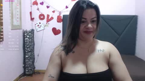pamela_echeverria online show from April 7, 11:21 am