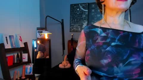 pamela_mature41 online show from April 22, 4:26 am