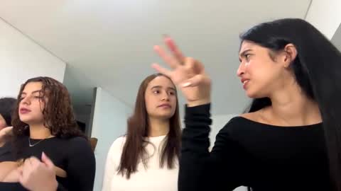 pamela_milleer online show from January 3, 2:32 am