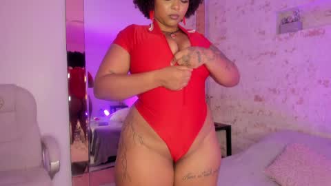Snapshot of pamela_west chatting on April 15, 7:32 pm Pamela West online show from April 15, 7:32 pm