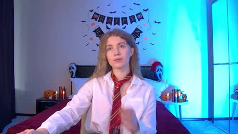 Snapshot of pamelablair chatting on October 28, 5:44 am Pamela Blair online show from October 28, 5:44 am