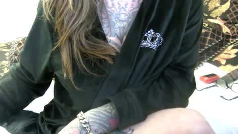 PAMELA GUNNS online show from January 29, 6:50 pm