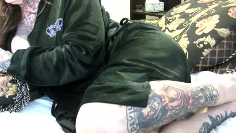 PAMELA GUNNS online show from February 3, 6:49 pm