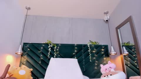 Pamela  online show from January 17, 3:00 pm