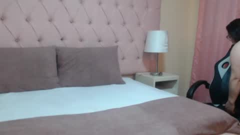 Snapshot of pamelanix chatting on August 1, 9:57 pm pamelanix online show from August 1, 9:57 pm