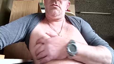 angel hris online show from April 8, 4:18 pm