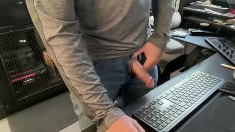 pancholopezrifa online show from April 22, 6:09 pm