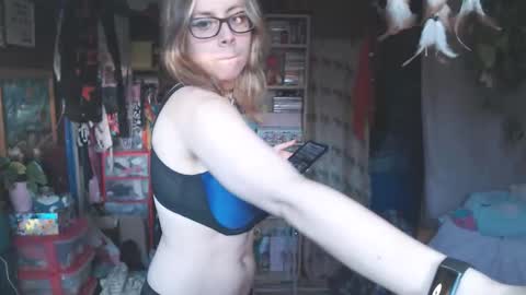 Snapshot of pandora_allsorts chatting on November 17, 3:40 pm pandora-allsorts online show from November 17, 3:40 pm