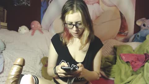 Snapshot of pandora_allsorts chatting on November 30, 4:44 pm pandora-allsorts online show from November 30, 4:44 pm