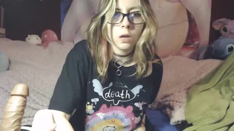 Snapshot of pandora_allsorts chatting on December 17, 4:46 pm pandora-allsorts online show from December 17, 4:46 pm