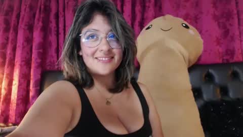 Snapshot of pandoracherry chatting on January 6, 2:15 am Pandora online show from January 6, 2:15 am