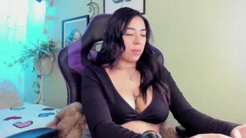 Ana Laura online show from April 22, 11:12 am