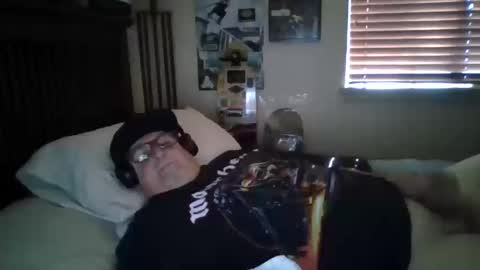 Snapshot of panos678442 chatting on October 16, 2:29 pm panos online show from October 16, 2:29 pm