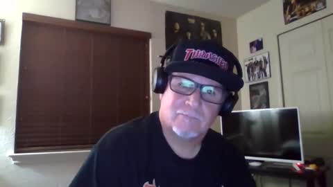 Snapshot of panos678442 chatting on October 27, 5:44 am panos online show from October 27, 5:44 am