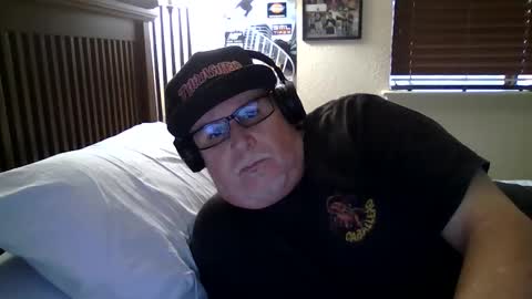 panos online show from May 4, 12:23 pm