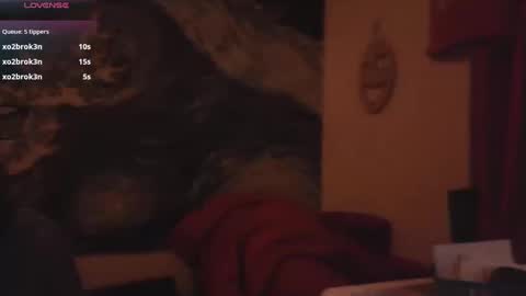 Snapshot of pantslesstraveler_plt chatting on December 17, 11:39 am PantsLessTraveler online show from December 17, 11:39 am