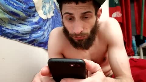 Snapshot of pantslesstraveler_plt chatting on December 19, 4:02 am PantsLessTraveler online show from December 19, 4:02 am