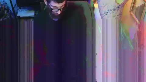 Snapshot of pantslesstraveler_plt chatting on January 30, 1:00 am PantsLessTraveler online show from January 30, 1:00 am